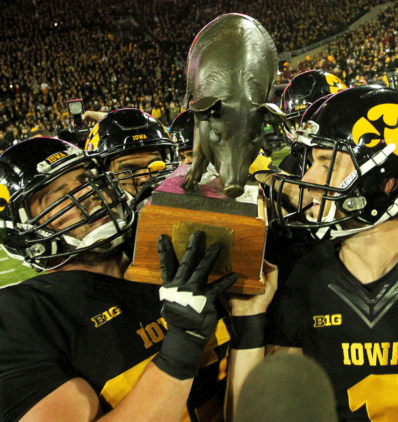 111415-iowa-minn10
